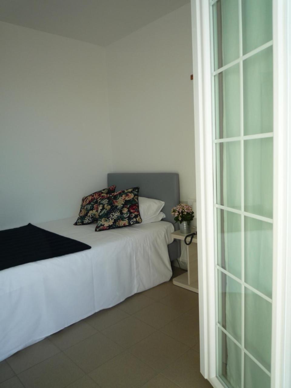 Casa F.A.C.I Hotel Marina di Massa Bagian luar foto